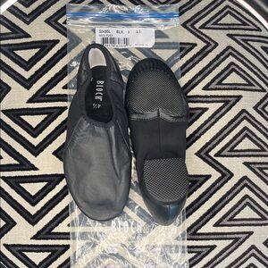 Ladies Bloch Neo-Flex Split Sole Slip On Black Leather Jazz Shoes Size 4.5